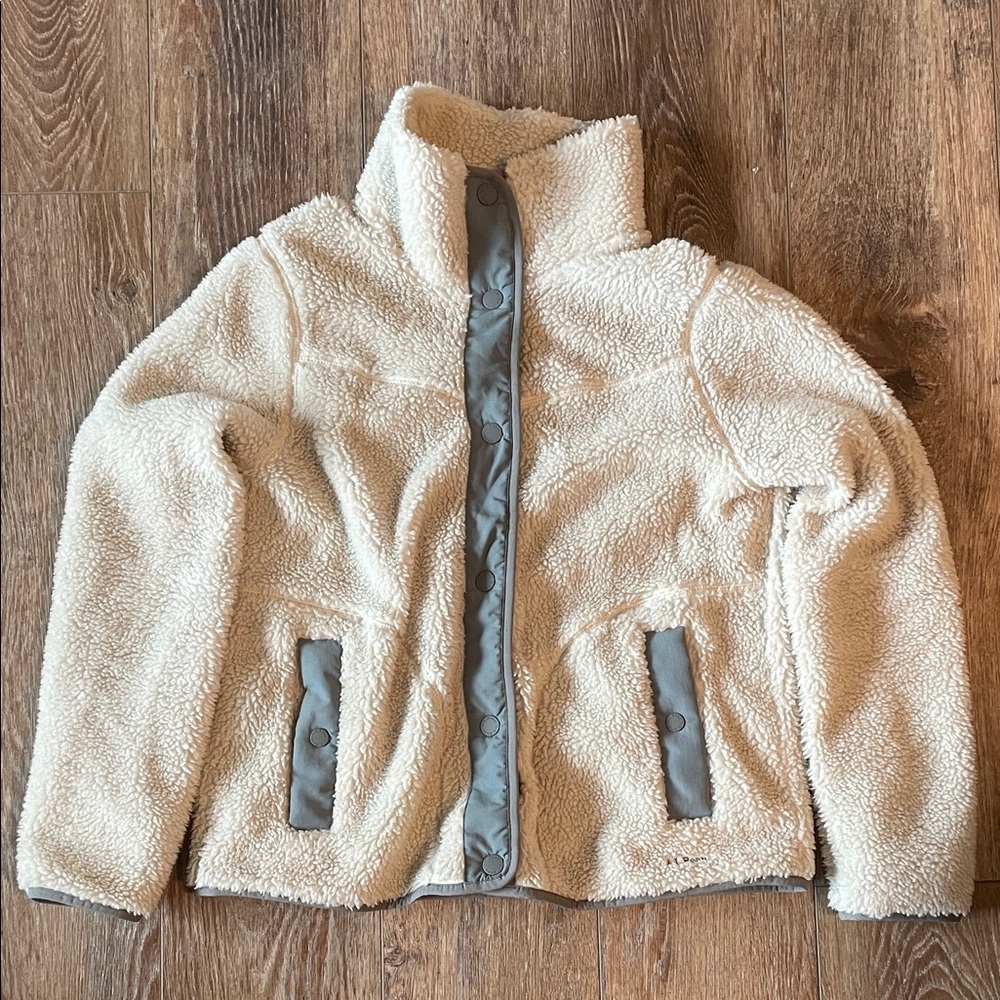 L.L. Bean Bean's Sherpa Fleece Jacket Women's Medium, Cream and Soapstone 
 